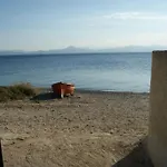 House By The Sea At Skaloma, Loutraki Holiday home Vouliagmeni Lake