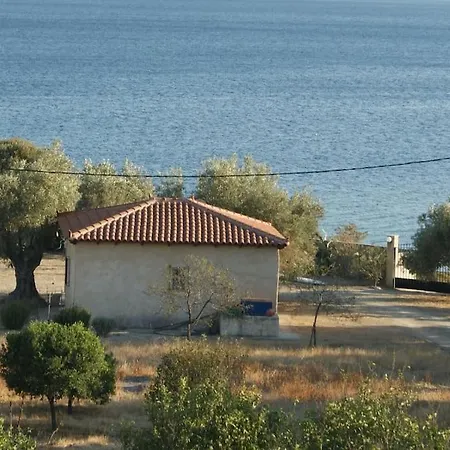 House By The Sea At Skaloma, Loutraki Nyaraló