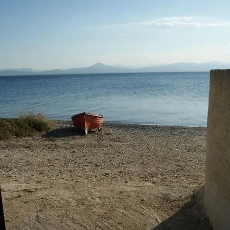 House By The Sea At Skaloma, Loutraki Vakantiehuis Vouliagmeni-meer