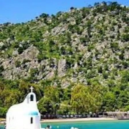 House By The Sea At Skaloma, Loutraki Vakantiehuis *