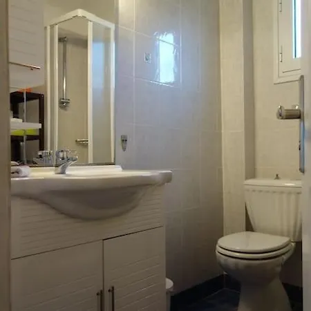 House By The Sea At Skaloma, Loutraki Vakantiehuis