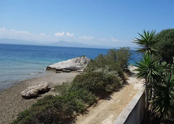 House By The Sea At Skaloma, Loutraki * 沃里亚戈米尼湖