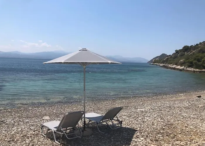 度假居 House By The Sea At Skaloma, Loutraki *